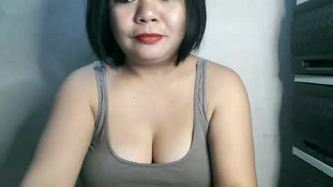 Snapshot of crystal_april chatting on 02.06.25 Crys online show from 02.06.25