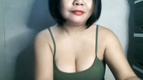 Snapshot of crystal_april chatting on 02.08.25 Crys online show from 02.08.25