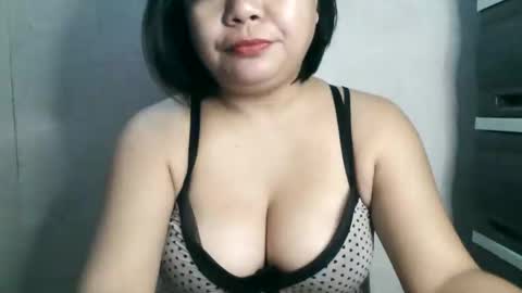 Snapshot of crystal_april chatting on 02.09.25 Crys online show from 02.09.25