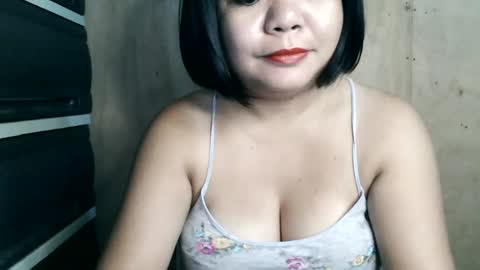 Snapshot of crystal_april chatting on 02.16.25 Crys online show from 02.16.25