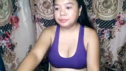 Snapshot of crystal_april chatting on 11.27.25 Crys online show from 11.27.25