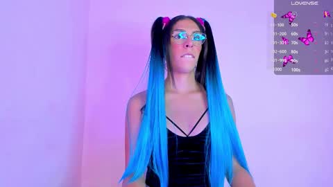 Snapshot of crystal_channel1 chatting on 10.23.25 CRYSTAL online show from 10.23.25