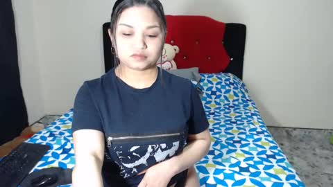 Snapshot of crystal_milkmature chatting on 02.04.25 Crystal Milf online show from 02.04.25