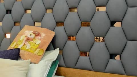 crystal_sm online show from 12.04.25