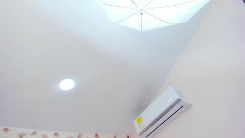 Snapshot of crystal_watson0 chatting on 05.22.26 Milf Latina online show from 05.22.26