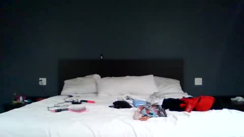 Snapshot of crystalbarbie214 chatting on 11.17.25 crystalbarbie214 online show from 11.17.25