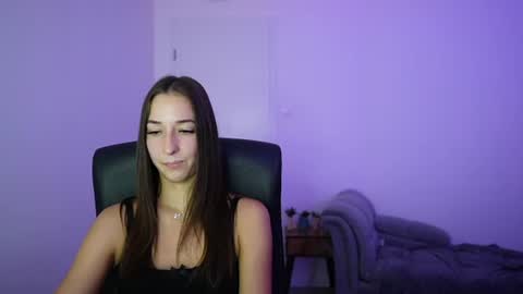 Snapshot of crystalbrunette18 chatting on 06.27.26 Crystalbrunette18 online show from 06.27.26