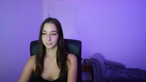 Snapshot of crystalbrunette18 chatting on 06.28.26 Crystalbrunette18 online show from 06.28.26
