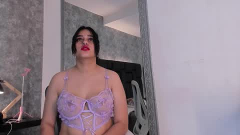 Snapshot of crystaldarliing chatting on 11.11.25 Crystal online show from 11.11.25