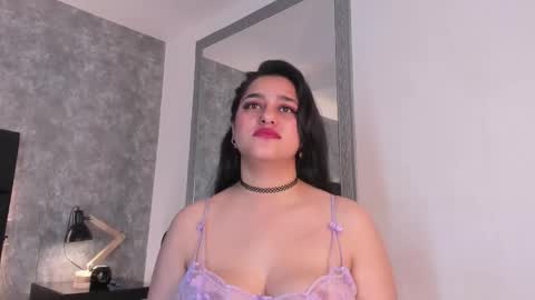 Snapshot of crystaldarliing chatting on 11.25.25 Crystal online show from 11.25.25