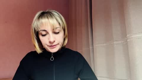 Snapshot of crystalfever_ chatting on 05.08.26 Mary online show from 05.08.26