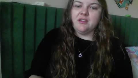 Snapshot of crystalizzzee chatting on 02.20.26 Herekittykitty69 online show from 02.20.26