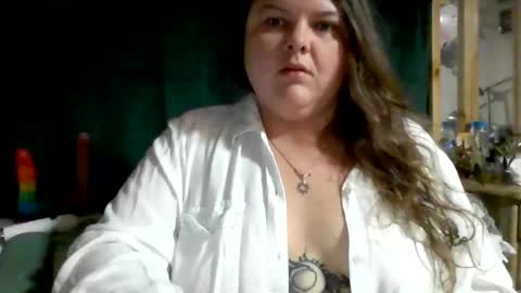 Snapshot of crystalizzzee chatting on 06.11.26 Herekittykitty69 online show from 06.11.26