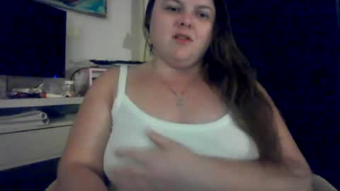 Snapshot of crystalizzzee chatting on 06.18.26 Herekittykitty69 online show from 06.18.26