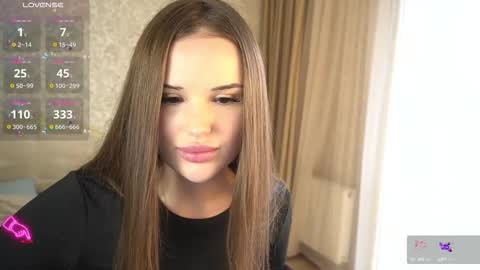 Snapshot of crystall_bliss chatting on 10.14.25 Nika online show from 10.14.25