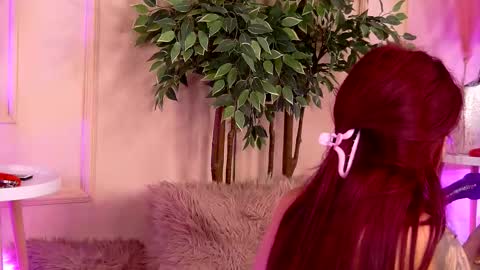 Snapshot of crystallred chatting on 02.27.26 crystallred online show from 02.27.26