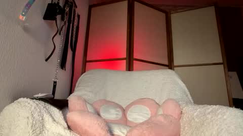 Molly Moore online show from 04.27.26