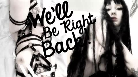 Sasha    Make me moan with patterns   good music here  online show from 11.28.25