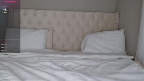 Nikki online show from 12.23.25