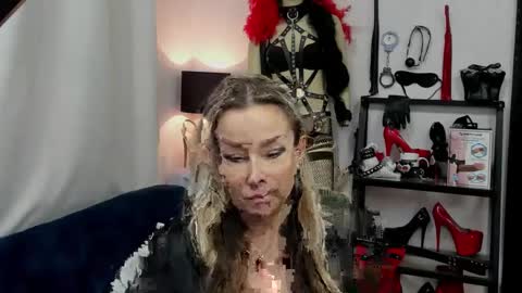 Snapshot of crystalxohotty chatting on 01.05.25 CrystalHotty online show from 01.05.25