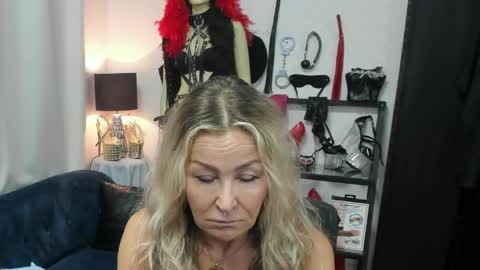 CrystalHotty online show from 05.19.26
