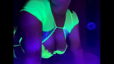 Snapshot of crystalyn777 chatting on 10.22.25 crystalyn777 online show from 10.22.25
