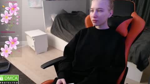 Snapshot of crystalyss chatting on 02.21.25 Lia online show from 02.21.25