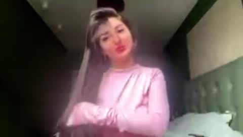 Snapshot of crystlepipkins chatting on 05.16.26 Diana online show from 05.16.26
