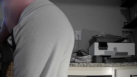 Snapshot of cuban2_slut chatting on 10.03.25 Cubantoo online show from 10.03.25