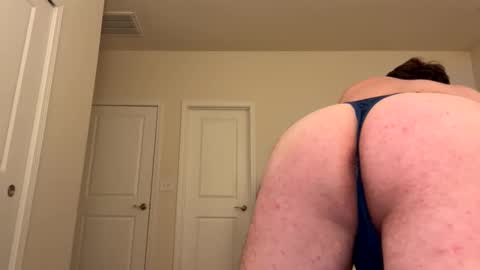 Snapshot of cuban2_slut chatting on 12.14.25 Cubantoo online show from 12.14.25