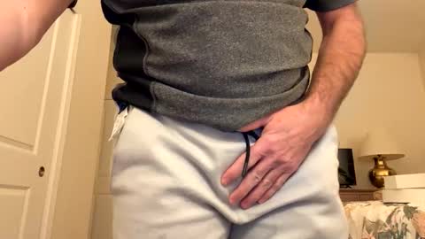 Snapshot of cuban2_slut chatting on 12.15.25 Cubantoo online show from 12.15.25