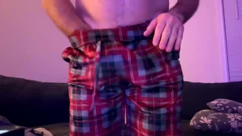 Snapshot of cuban2_slut chatting on 12.20.25 Cubantoo online show from 12.20.25