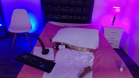 Snapshot of cuckoldlover69_ chatting on 01.30.25 cuckoldlover69_ online show from 01.30.25