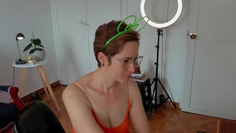 Leonela online show from 12.12.24