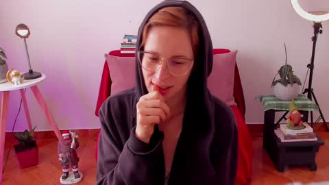 Leonela online show from 12.24.24