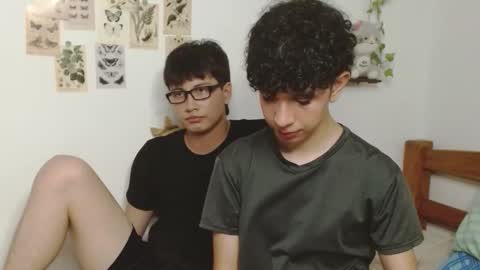 Snapshot of cuddly_and_jinx chatting on 03.02.26 cuddly_and_jinx online show from 03.02.26