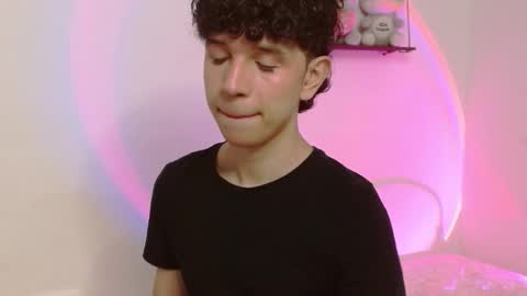 Cuddly online show from 02.19.26