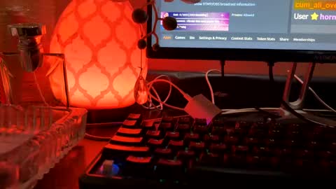 im KIM new girl to spoil online show from 02.04.25