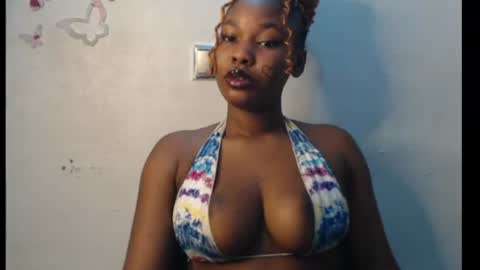 Snapshot of cum_ebony_xxxpetit chatting on 06.13.26 Teeha online show from 06.13.26