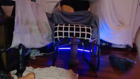 Snapshot of cumdumpslave2use chatting on 04.27.26 Cumdumpslave2use online show from 04.27.26