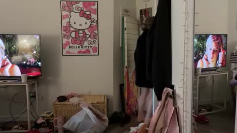 Snapshot of cumdumpslutgirl chatting on 05.27.26 CumDumpSlut online show from 05.27.26