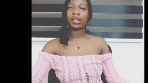 Snapshot of cumebony_petit chatting on 05.13.26 cumebony_petit online show from 05.13.26