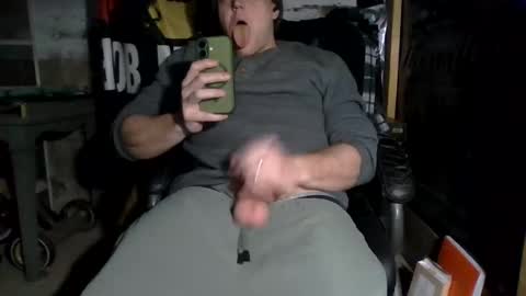 Snapshot of cumfacialxxx chatting on 12.21.25 cumfacialxxx online show from 12.21.25