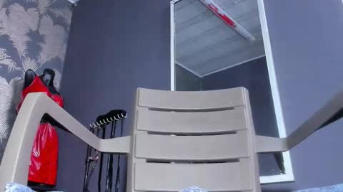 Snapshot of cumming_tiffani chatting on 09.23.25 cumming tiffani online show from 09.23.25