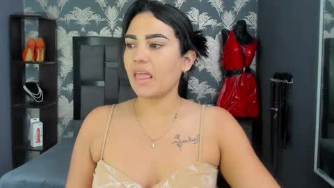 Snapshot of cumming_tiffani chatting on 09.25.25 cumming tiffani online show from 09.25.25