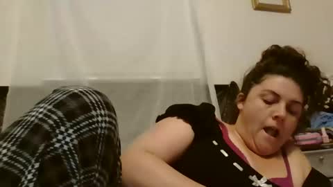 i love to be held unconcious online show from 12.02.24