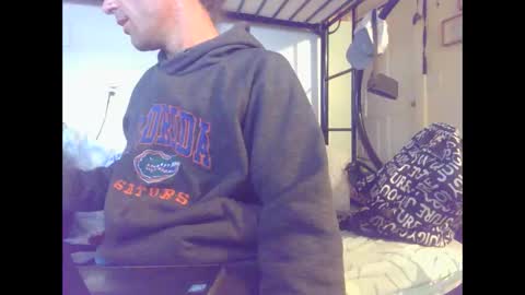 Snapshot of cumslutboi27 chatting on 10.24.25 cumslutboi27 online show from 10.24.25