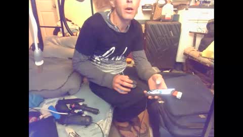 Snapshot of cumslutboi27 chatting on 10.29.25 cumslutboi27 online show from 10.29.25