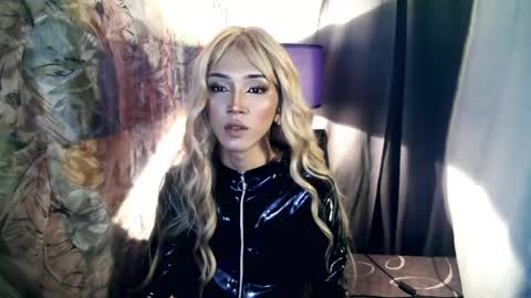 Snapshot of cumwithbrie chatting on 03.06.25 Brie online show from 03.06.25