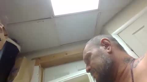 Snapshot of cuntreeboy68 chatting on 01.06.25 Bash online show from 01.06.25